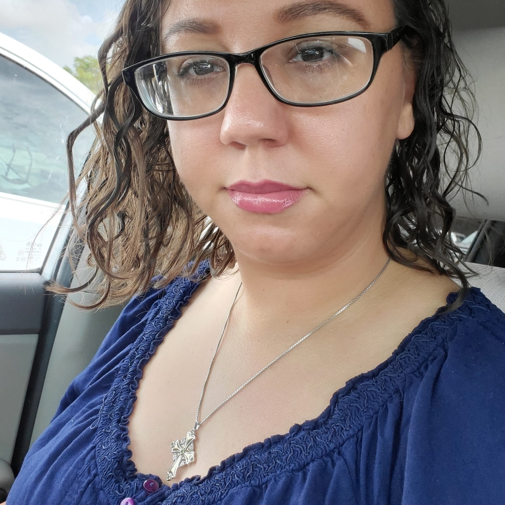 Meet your Posher, Jade